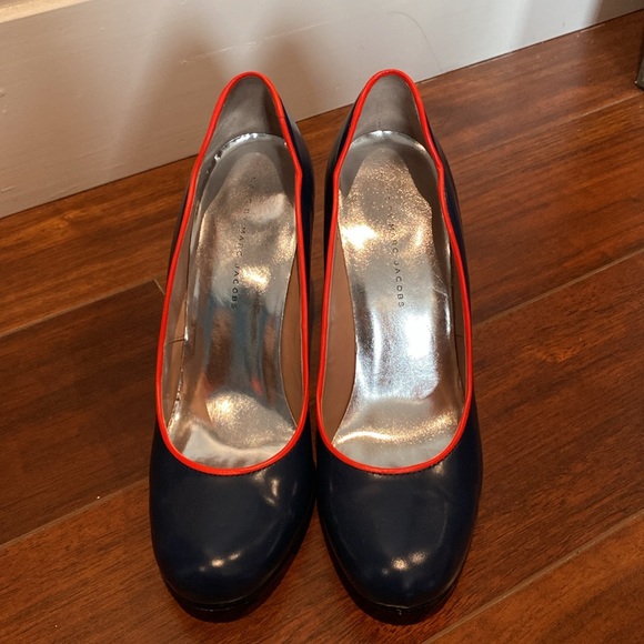 Marc by Marc Jacobs round toe navy pumps - Picture 3 of 6